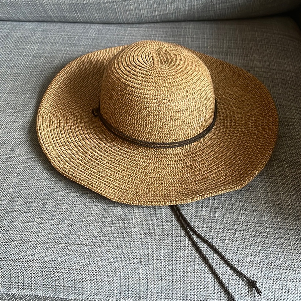 Scala adventure hat